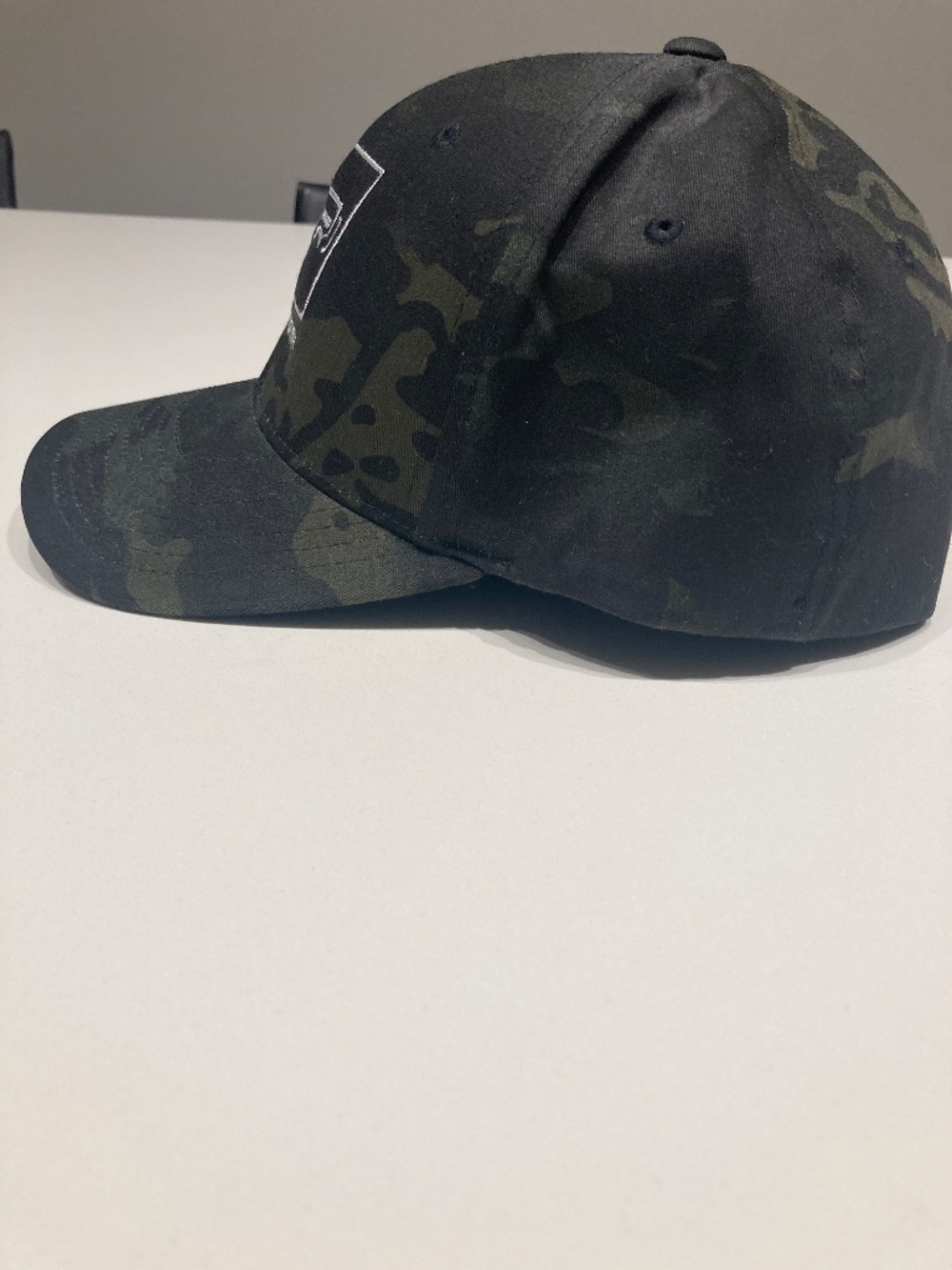 Land Rover Defender Hat - Picture 4 of 7